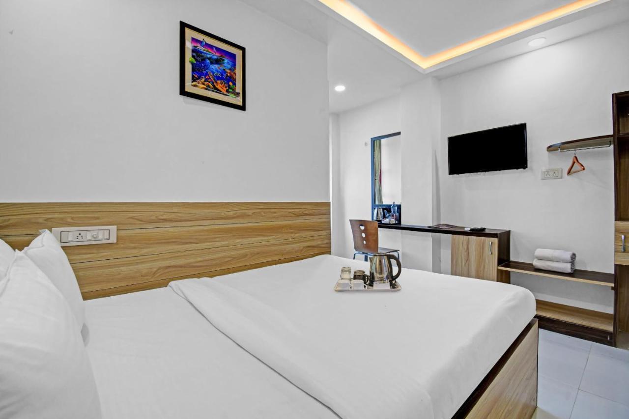 Oyo Townhouse 779 Gods County Hotel Tarapith Bagian luar foto