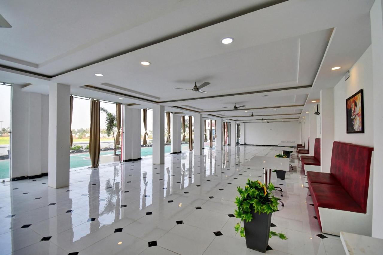 Oyo Townhouse 779 Gods County Hotel Tarapith Bagian luar foto