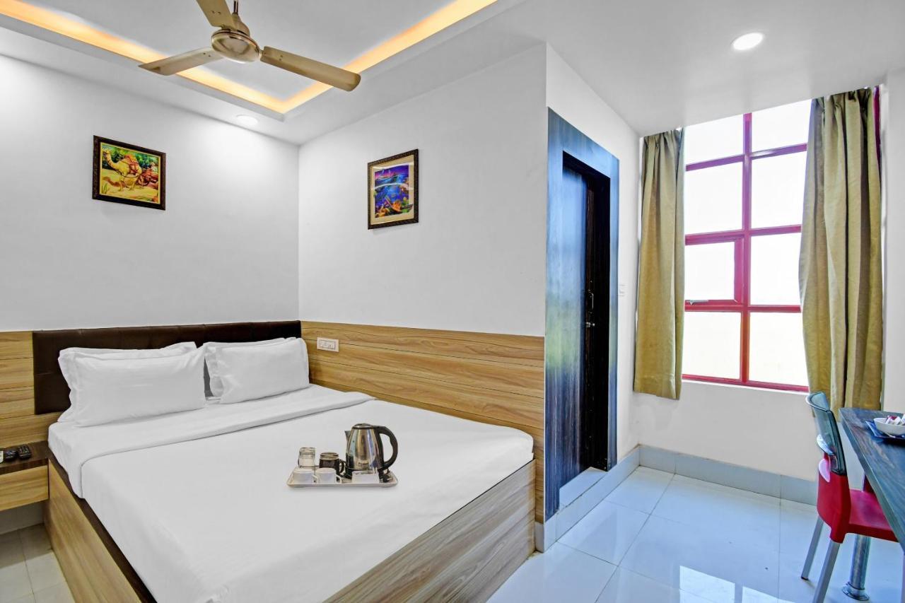 Oyo Townhouse 779 Gods County Hotel Tarapith Bagian luar foto