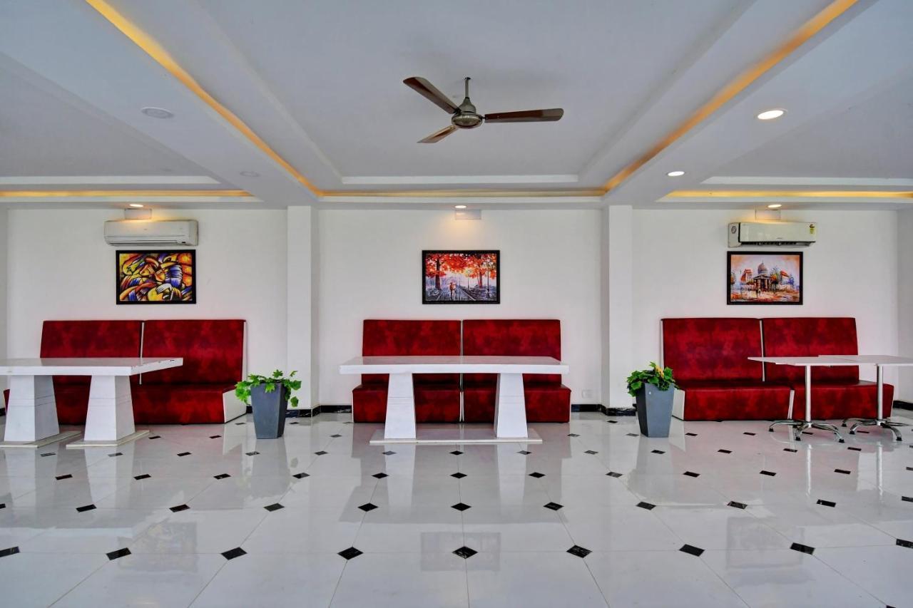Oyo Townhouse 779 Gods County Hotel Tarapith Bagian luar foto