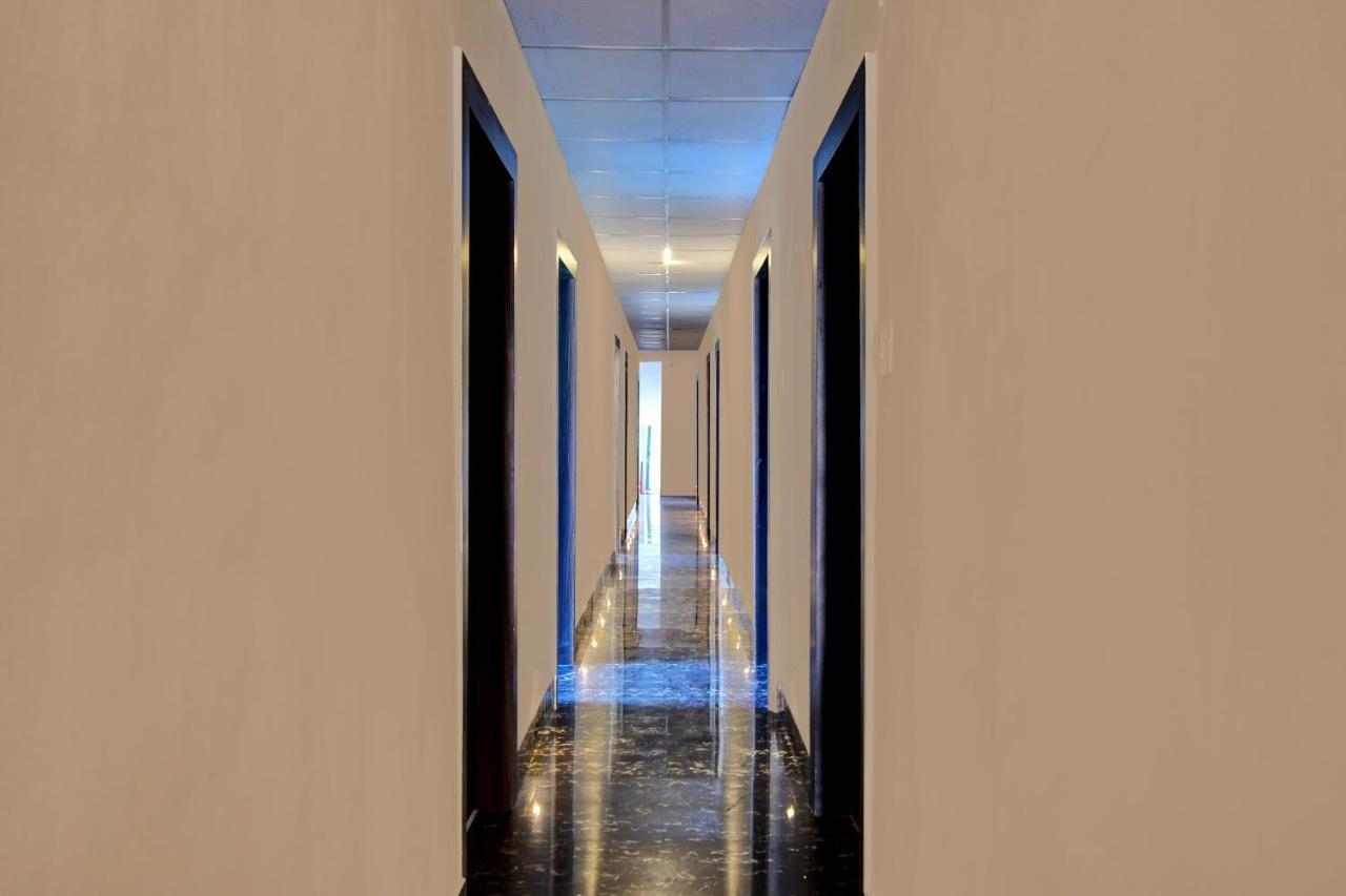 Oyo Townhouse 779 Gods County Hotel Tarapith Bagian luar foto