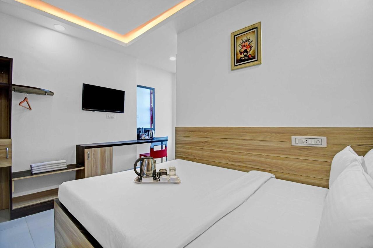 Oyo Townhouse 779 Gods County Hotel Tarapith Bagian luar foto