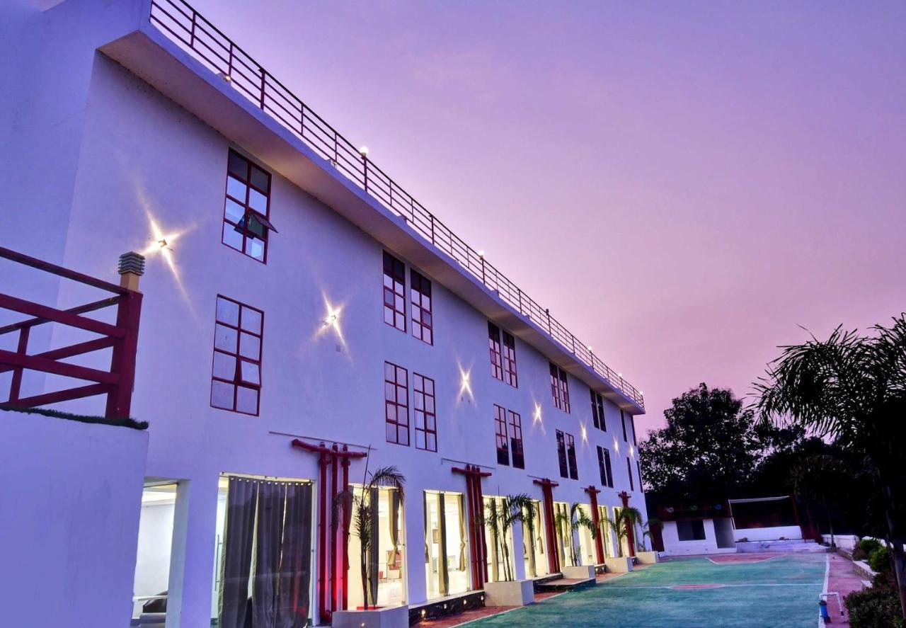 Oyo Townhouse 779 Gods County Hotel Tarapith Bagian luar foto
