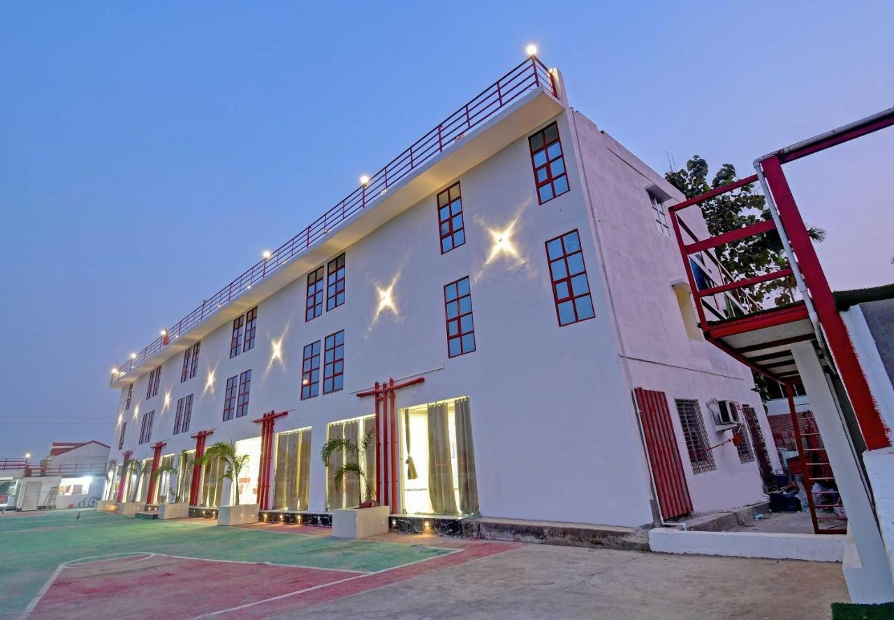 Oyo Townhouse 779 Gods County Hotel Tarapith Bagian luar foto