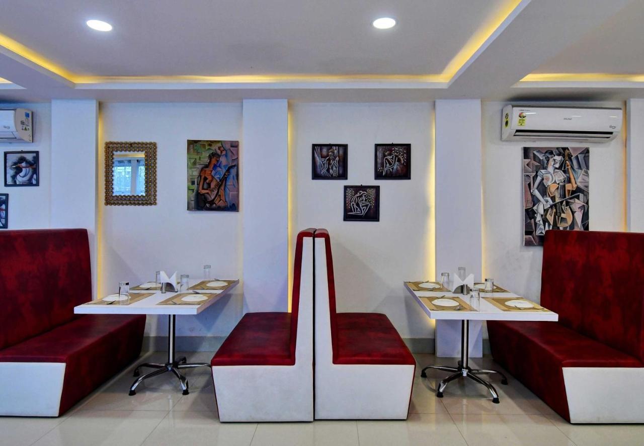 Oyo Townhouse 779 Gods County Hotel Tarapith Bagian luar foto